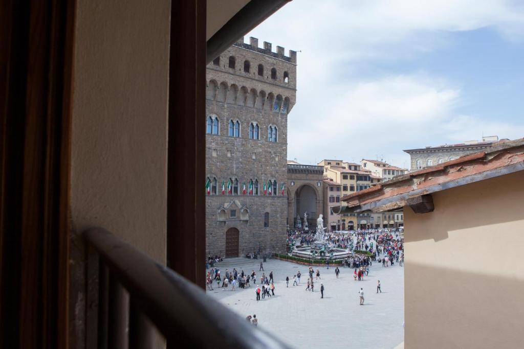 Residenza D'Epoca In Piazza Della Signoria Bed & Breakfast Florence Exterior photo