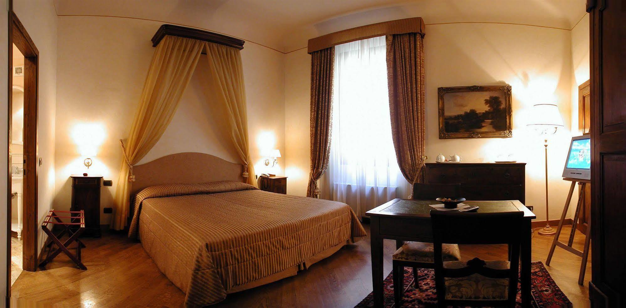 Residenza D'Epoca In Piazza Della Signoria Bed & Breakfast Florence Exterior photo