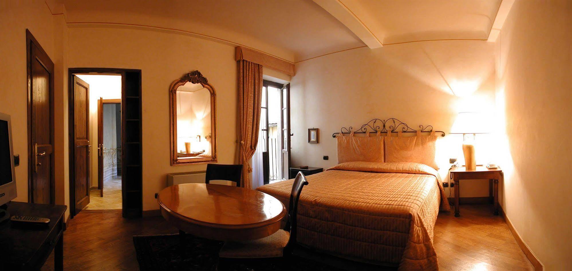 Residenza D'Epoca In Piazza Della Signoria Bed & Breakfast Florence Exterior photo