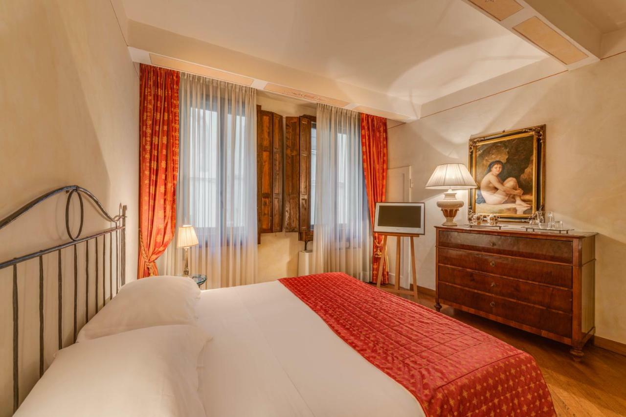 Residenza D'Epoca In Piazza Della Signoria Bed & Breakfast Florence Exterior photo